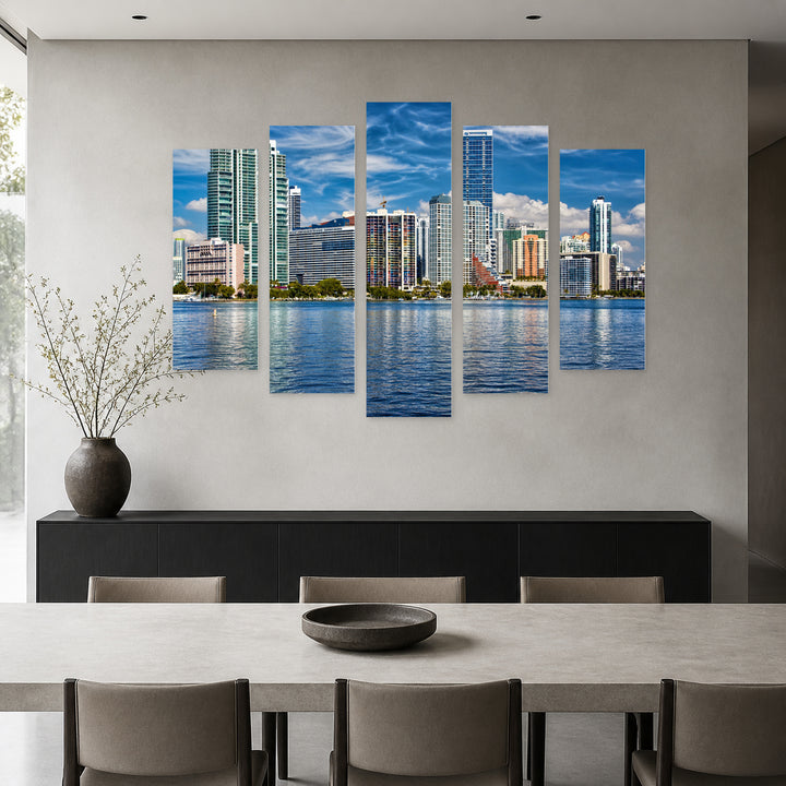 Miami with Dramatic Contrast — five-panel wall art in frontal interior | 5wallart 51318 M3