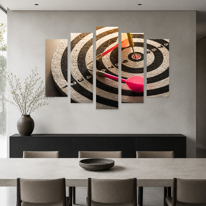 Dartboard with Dramatic Contrast — five-panel wall art in frontal interior | 5wallart 51626 M3