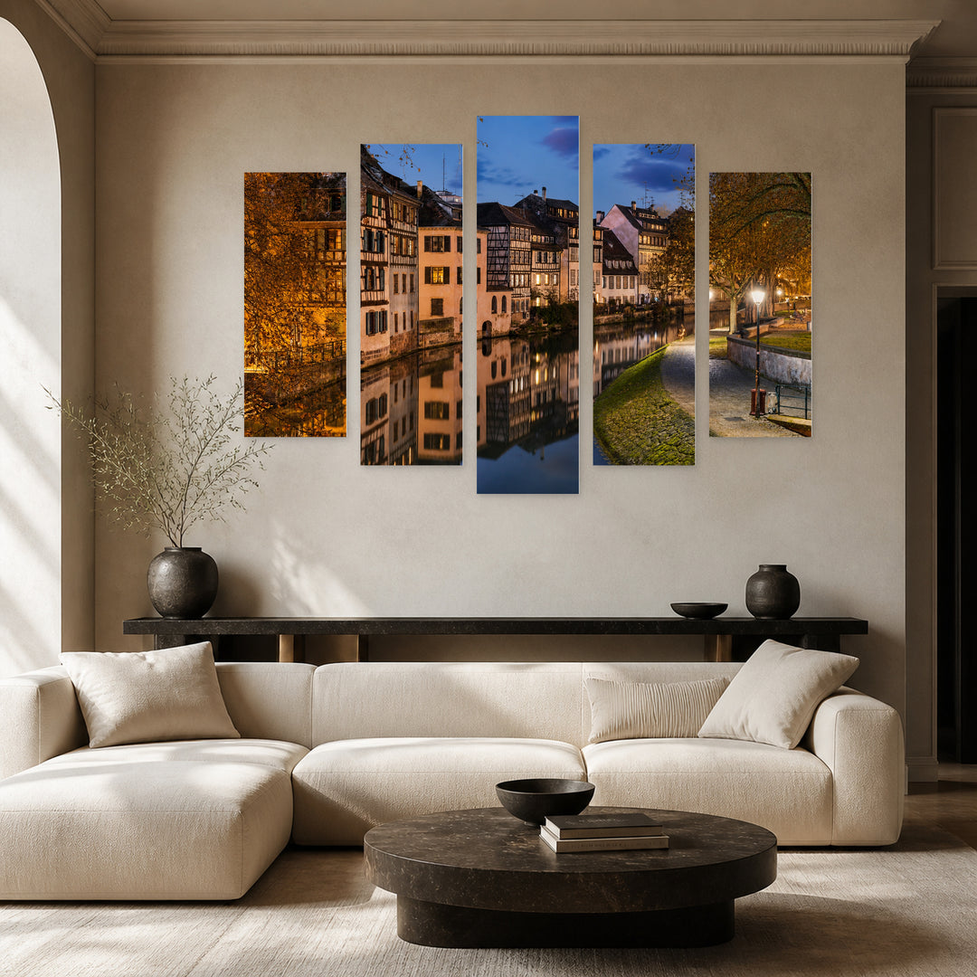 Il Reca in Serene Light — five-panel wall art in alternate frontal interior | 5wallart 53828 M4
