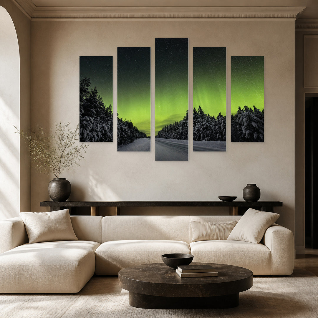 Northern Lights at Night II — five-panel wall art in frontal interior | 5wallart 55455 M3