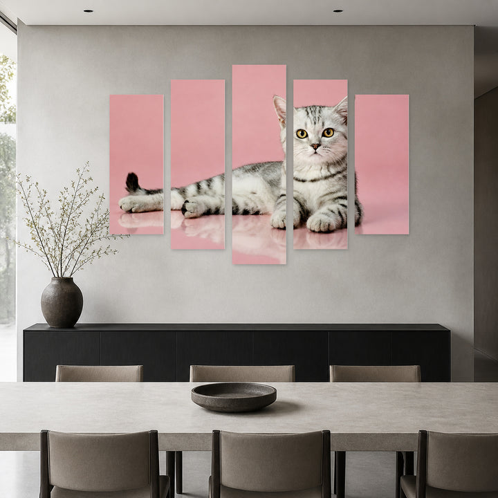 Fluffy Cat with Dreamlike Atmosphere — five-panel wall art in alternate frontal interior | 5wallart 55551 M4