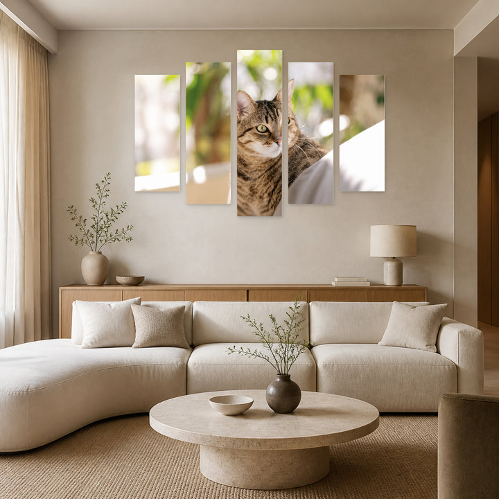 Tabby Cat Hiding Wildlife Portrait — five-panel wall art in alternate frontal interior | 5wallart 56784 M4