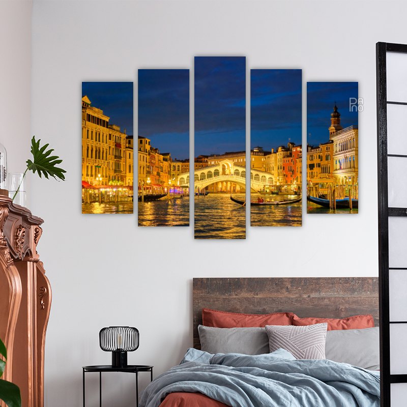 Rialto Bridge at Night in Venice – reference image 3