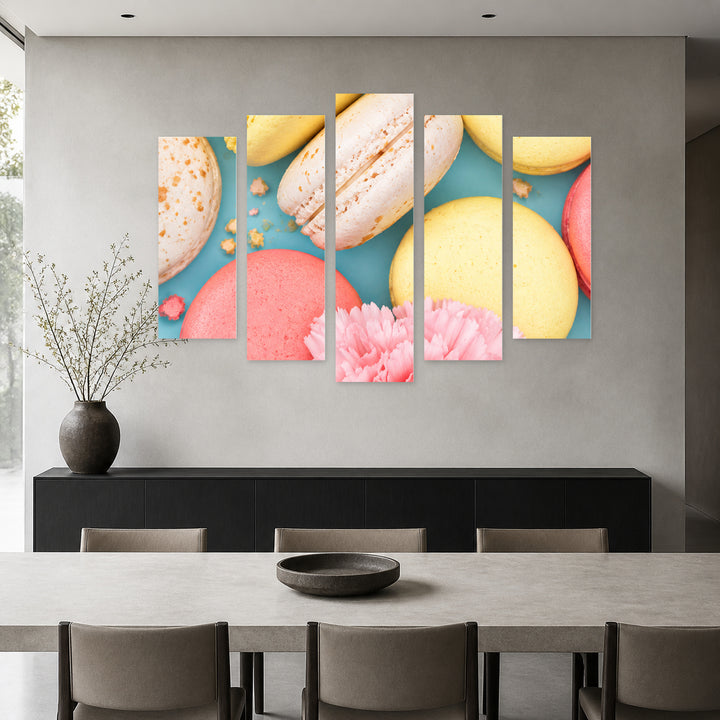 Macaroni with Dramatic Contrast — five-panel wall art in alternate frontal interior | 5wallart 57599 M4