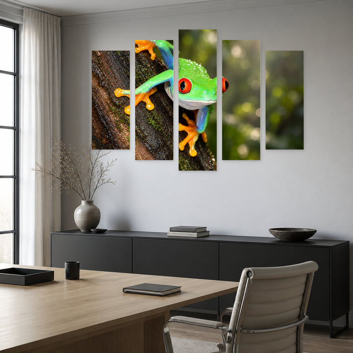Tree Frog with Dreamlike Atmosphere — five-panel wall art in alternate frontal interior | 5wallart 58137 M4