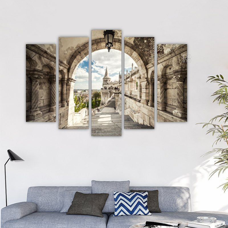 Beautiful Building in Budapest – reference image 3
