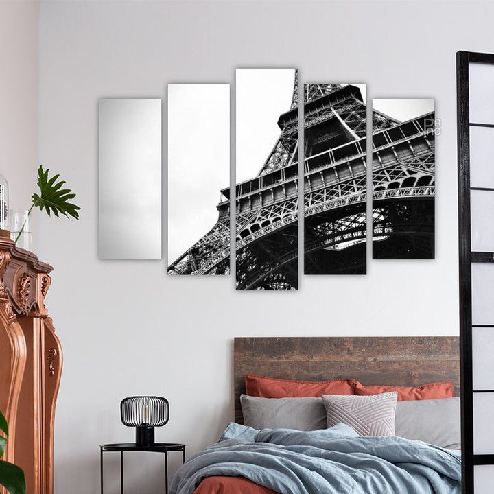 Eiffel Tower, black and white 2 – reference image 5